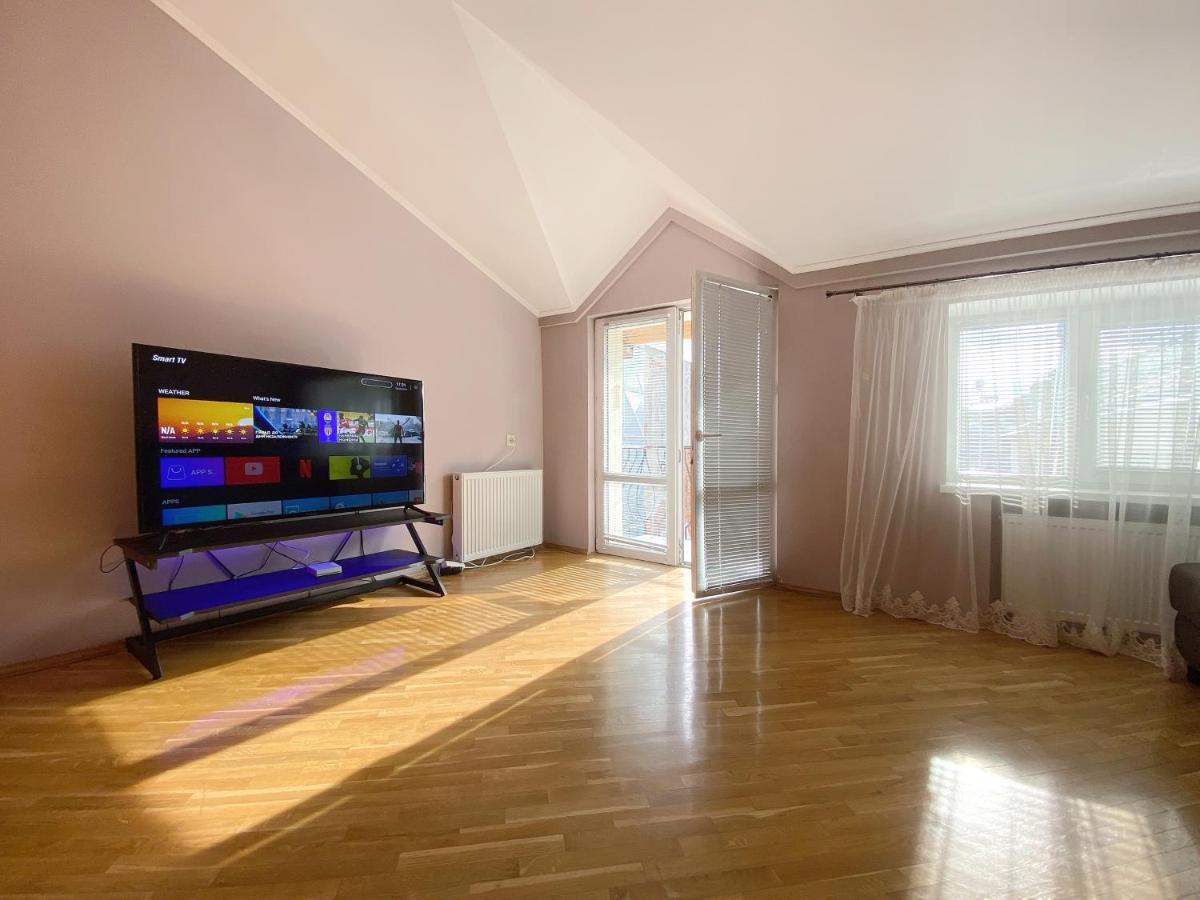 Grand Apartments On Rynok Square Lviv Bagian luar foto