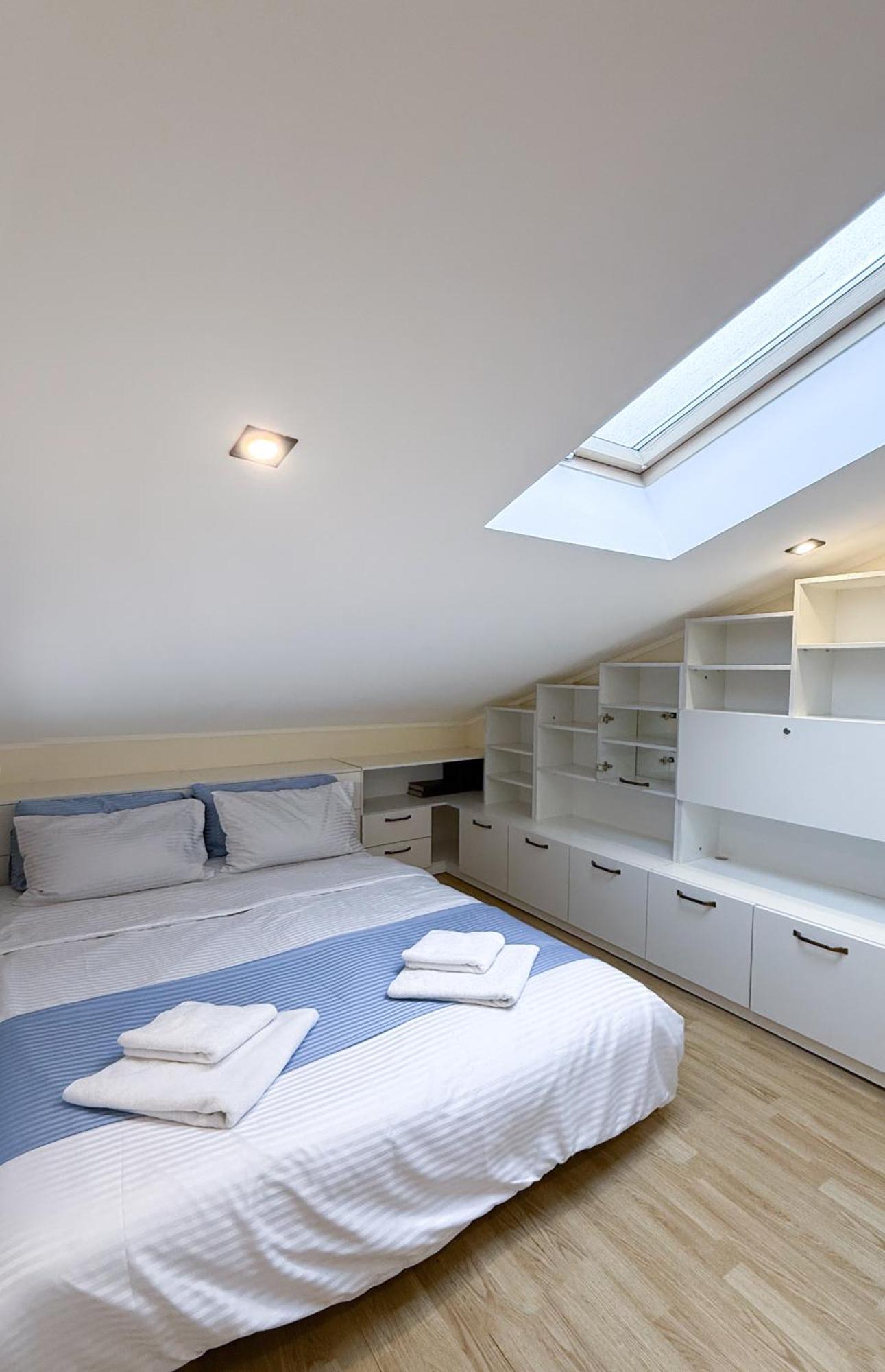 Grand Apartments On Rynok Square Lviv Bagian luar foto