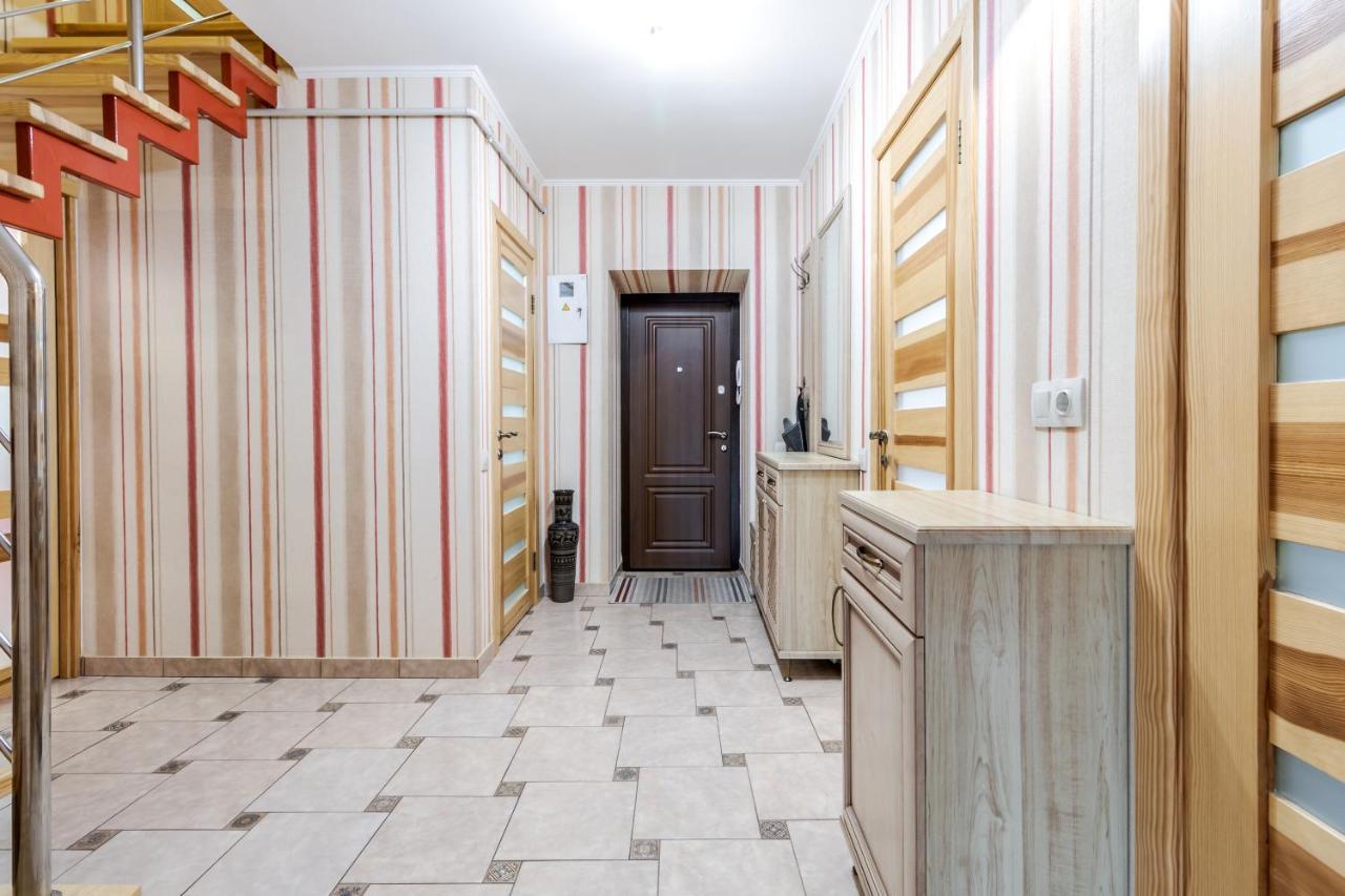 Grand Apartments On Rynok Square Lviv Bagian luar foto