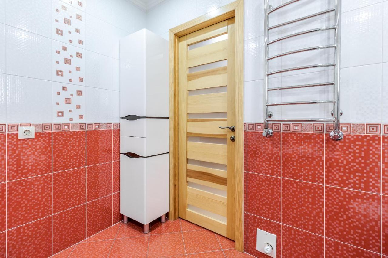 Grand Apartments On Rynok Square Lviv Bagian luar foto