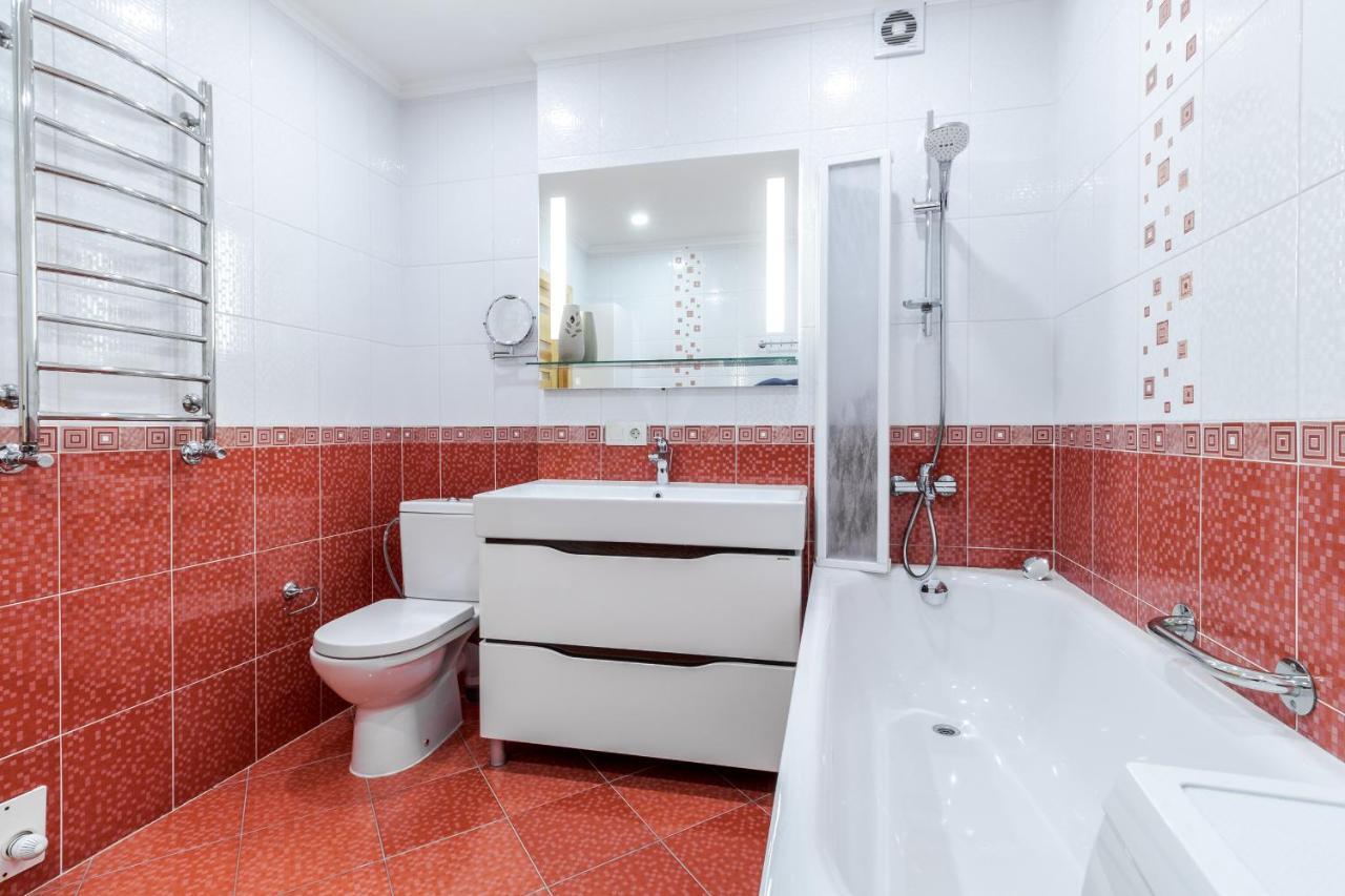 Grand Apartments On Rynok Square Lviv Bagian luar foto